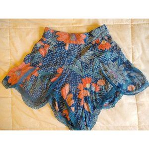 URBAN OUTFITTERS Pins & Needles Floral SHORTS - Size XS